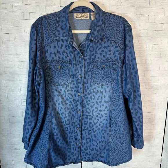 Life Style denim blouse button up blue animal print roll tab sleeve plus size - Picture 1 of 10